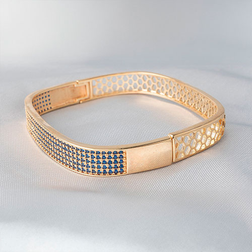 Bracelete retangular cravejado de zirconia azul - Imagem 4