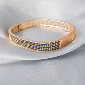 Bracelete retangular cravejado de zirconia azul