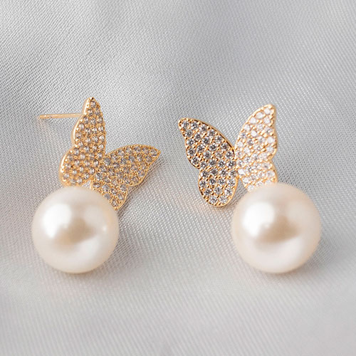 Brinco borboleta cravejada com pingente perola - Imagem 2