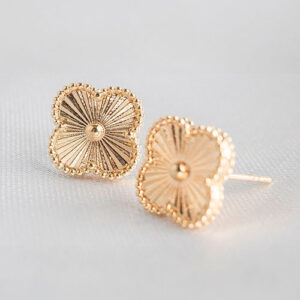 Brinco trevinho liso inspiraçâo