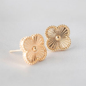 Brinco trevinho liso inspiraçâo