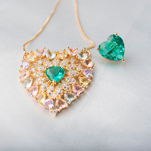 Conjunto coração cravejado com zirconia coração