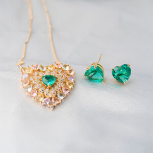 Conjunto coração cravejado com zirconia coração
