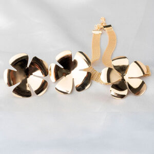 Conjunto de chocker flor lisa