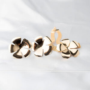 Conjunto de chocker flor lisa