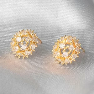 Brinco redondo cravejado com zirconias