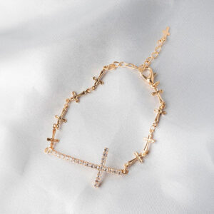 Pulseira de cruz com cruz cravejada